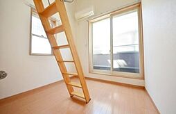 クライネスハイム国立 2階ワンルームのリビング/ダイニング