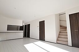 新町5丁目戸建 1 4LDKのリビング/ダイニング