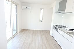 Enew金剛 1階1LDKのリビング/ダイニング