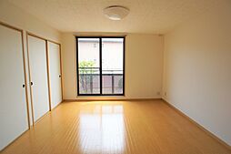 アヴニール B101 1階2DKのリビング/ダイニング