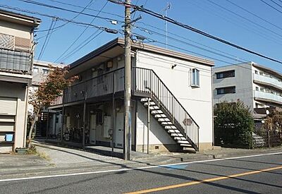 外観：積水ハウス施工の軽量鉄骨造賃貸住宅