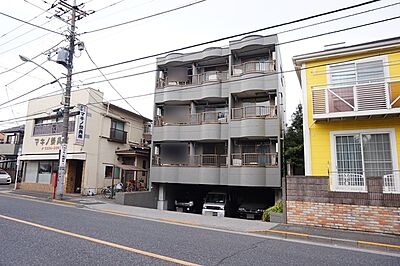 外観：オーナー様も近隣居住で初めての一人暮らしも安心です♪