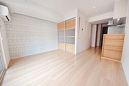 ディールーム南大沢 0104 1階1LDKのリビング/ダイニング