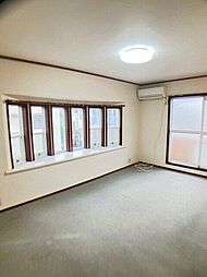 ラ・ベルメゾン 2階ワンルームのリビング/ダイニング