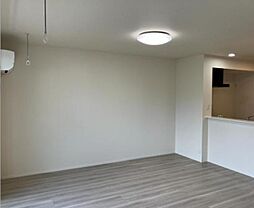 クロエ橋本 202 2階1LDKのリビング/ダイニング