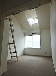 Kビレッジ2 206. 2階ワンルームのリビング/ダイニング