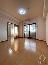 エフズアベニュー 3階1LDKのリビング/ダイニング