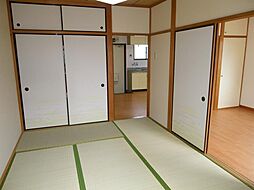 ティ・シャトル 2階2DKのリビング/ダイニング