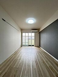 イエローエンバシー 3階ワンルームのリビング/ダイニング