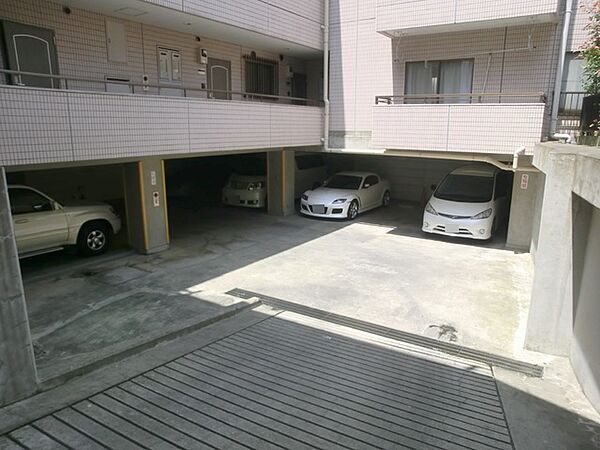 画像23:地下駐車場（要確認）。