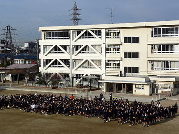 画像4:寝屋川市立木田小学校 1116m