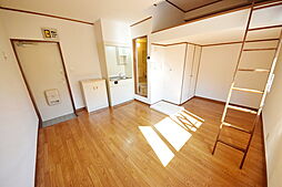 シエナ 101 1階ワンルームのリビング/ダイニング