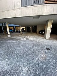 11 / 13
