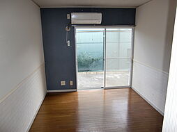 JR中央線 八王子駅 バス25分 丹木2丁目下車 徒歩5分の賃貸アパート 1階ワンルームのリビング/ダイニング