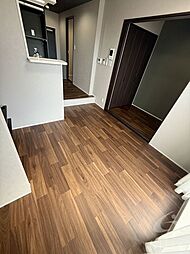 ジーイーオンズ 3階1LDKのリビング/ダイニング