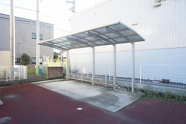 画像4:屋根付き駐輪場です！！