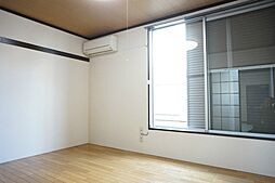 メゾンクリスタル 1階1DKのリビング/ダイニング