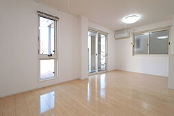 フィーカ　B B 1階3LDKのリビング/ダイニング