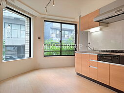 オーキッドレジデンス代々木 e101 地下1階2DKのリビング/ダイニング