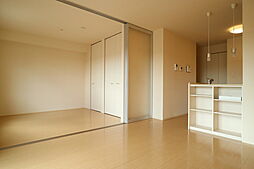 神鉄粟生線 栄駅 徒歩5分の賃貸アパート 1階2LDKのリビング/ダイニング