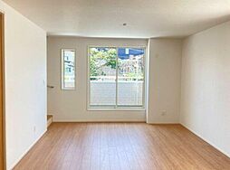 Kolet高根公団 1階3SLDKのリビング/ダイニング