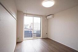 照明器具、室内物干し、エアコン1台設置となります。