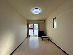 レオネクストリベルテ 3階1Kのリビング/ダイニング