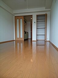 モデラート 3階1Kのリビング/ダイニング