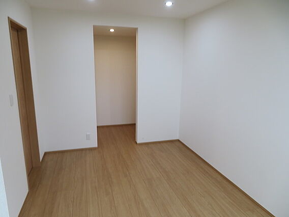 hillsO.K.A_内装_3