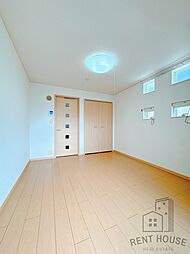 シャロルII 1階1Kのリビング/ダイニング