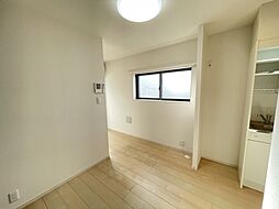 プティ・ロシェ小岩 302 3階ワンルームのリビング/ダイニング