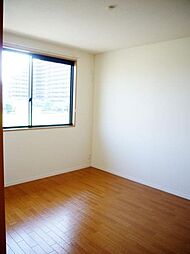 プリ ソレアード 1階1LDKのリビング/ダイニング