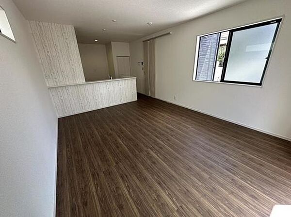 detached 東京都多摩市連光寺１丁目25-39

地図を見る