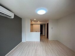 ジュアン 203 2階1LDKのリビング/ダイニング