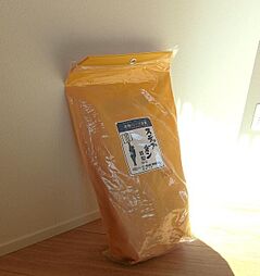 アパルトマン1 2階ワンルームのリビング/ダイニング