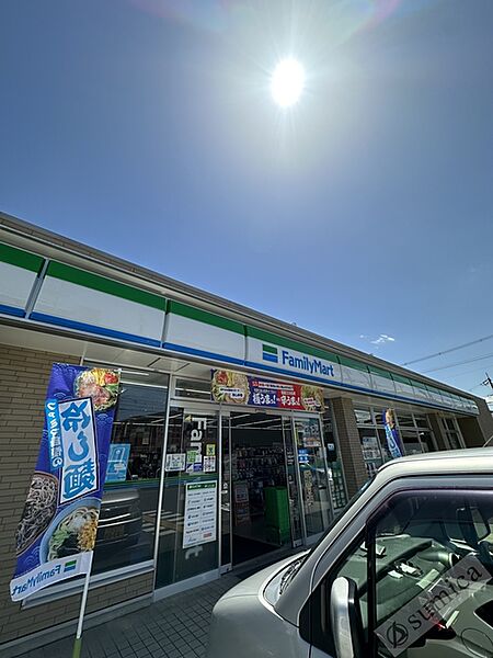 画像23:ファミリーマート東大阪楠根店 681m