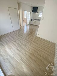 ロイヤルヘルツ 1階2LDKのリビング/ダイニング