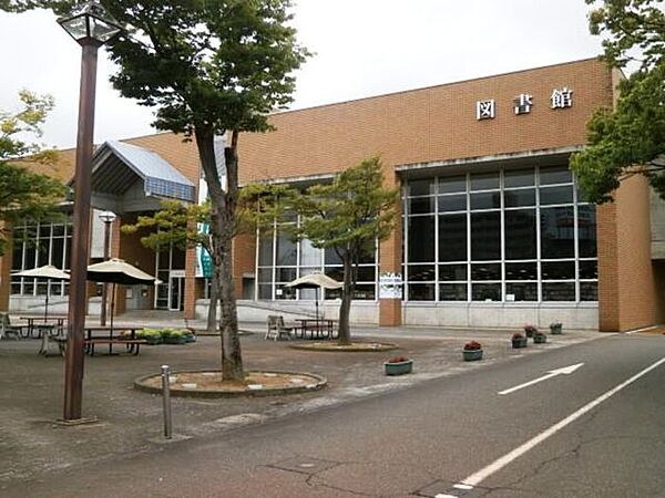 画像23:長岡市立中央図書館 842m