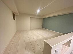 Eminence I 1階ワンルームのリビング/ダイニング