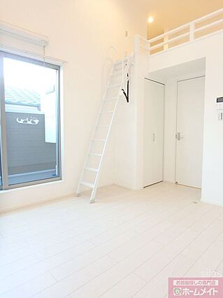 エルサチ_内装_0