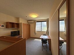 レオパレスブルーカナリア 2階1Kのリビング/ダイニング