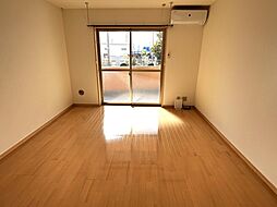 アーバンヒルズ 105 1階1Kのリビング/ダイニング