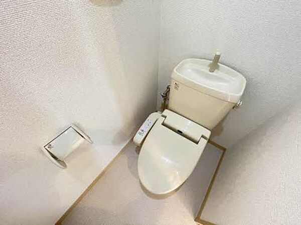 画像6:トイレを快適に使用できます！温水洗浄便座♪