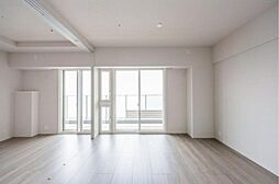 プラウドタワー平井 27階3LDKのリビング/ダイニング