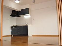 ヴェルモントルラーシュ 308 3階1LDKのリビング/ダイニング