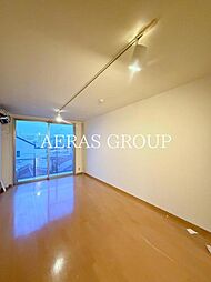 MANOIR DU SOLEIL 1階ワンルームのリビング/ダイニング