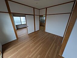 シャンバラ三郷 3階2DKのリビング/ダイニング