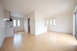 ノワールジョーヌ 3LDKのリビング/ダイニング