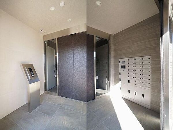 画像7:【共用玄関】自動ドアを通るとオートロック付共用玄関です。宅配ボックスは鍵のタッチで簡単に荷物を取り出せます。