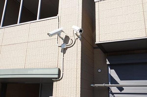 画像3:Ａ棟に設置された『防犯カメラ』です。駐車場付近を確認でき、車上荒らし等の抑止になります♪